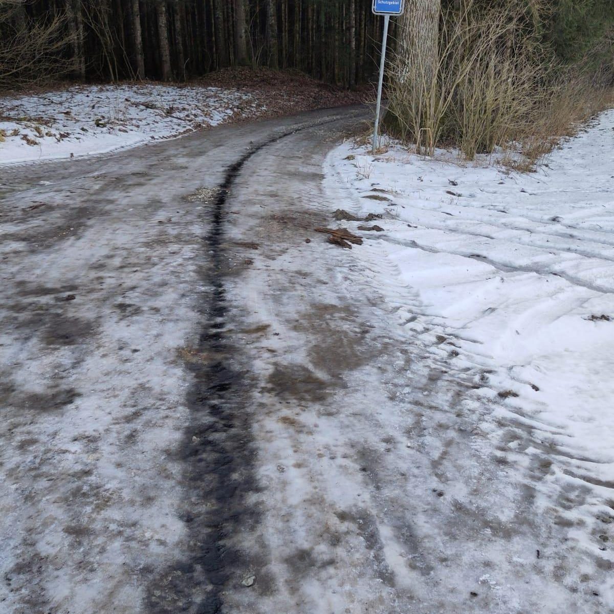 Ölspur in Schnaitsee
